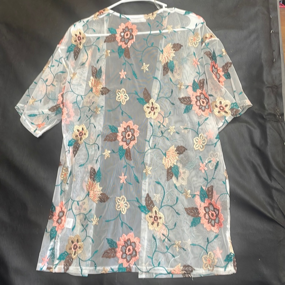 GLANCE Embroidered sheer Komodo!  Size Medium